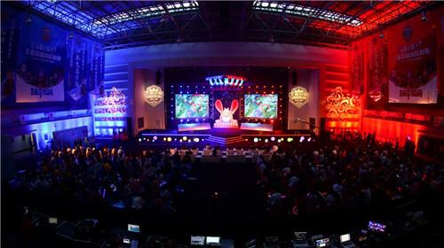  电竞退役选手转型，多领域发展开启人生新篇章