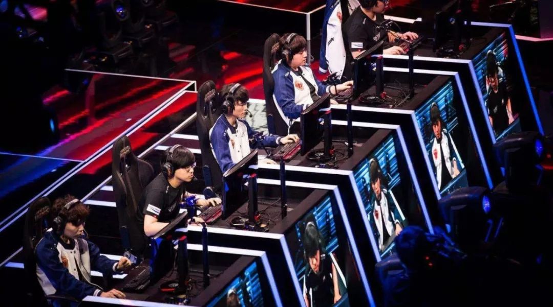  电竞巾帼英豪绽放赛场别样风采