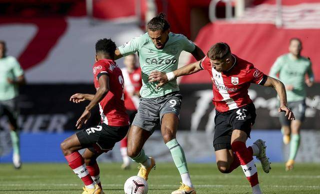  都灵稳扎稳打，客场收获宝贵一分  