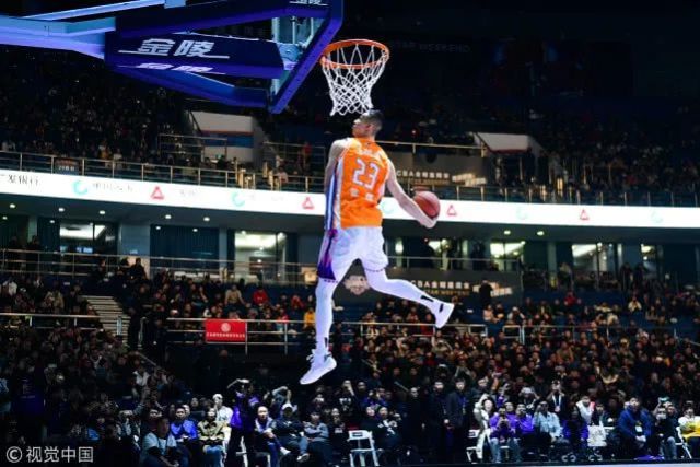  扣篮大赛惊艳全场，创意动作频现