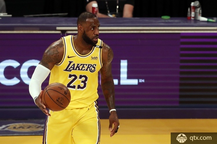  杜兰特关键球定乾坤，太阳险胜雄鹿队