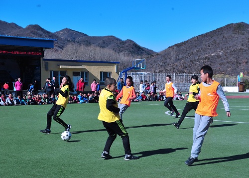  公益足球走进山区，体育精神传递温暖力量